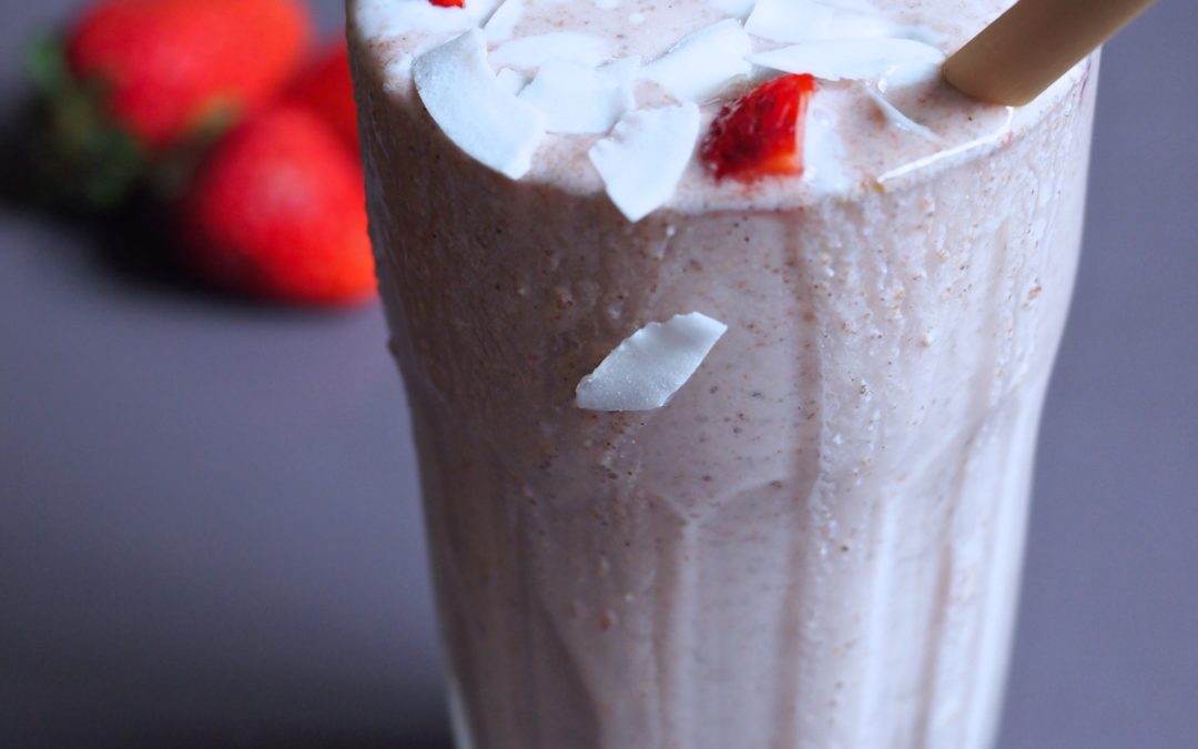 Strawberry Coconut Bliss Smoothie + Super Energy Balls