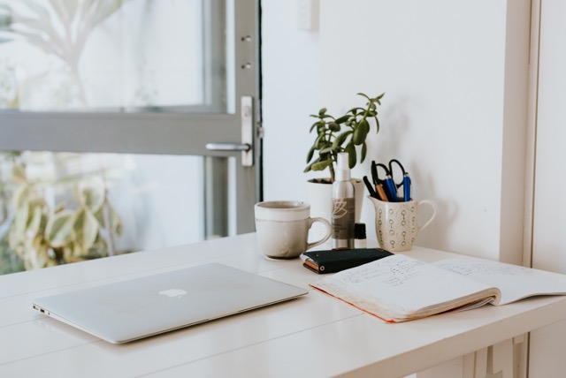 Decluttering Tip – Desk