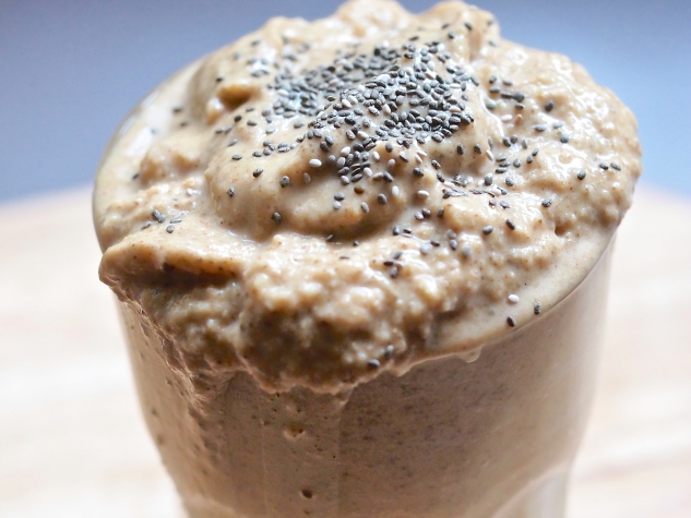 Vanilla Protein Super Smoothie + Earthling Bites