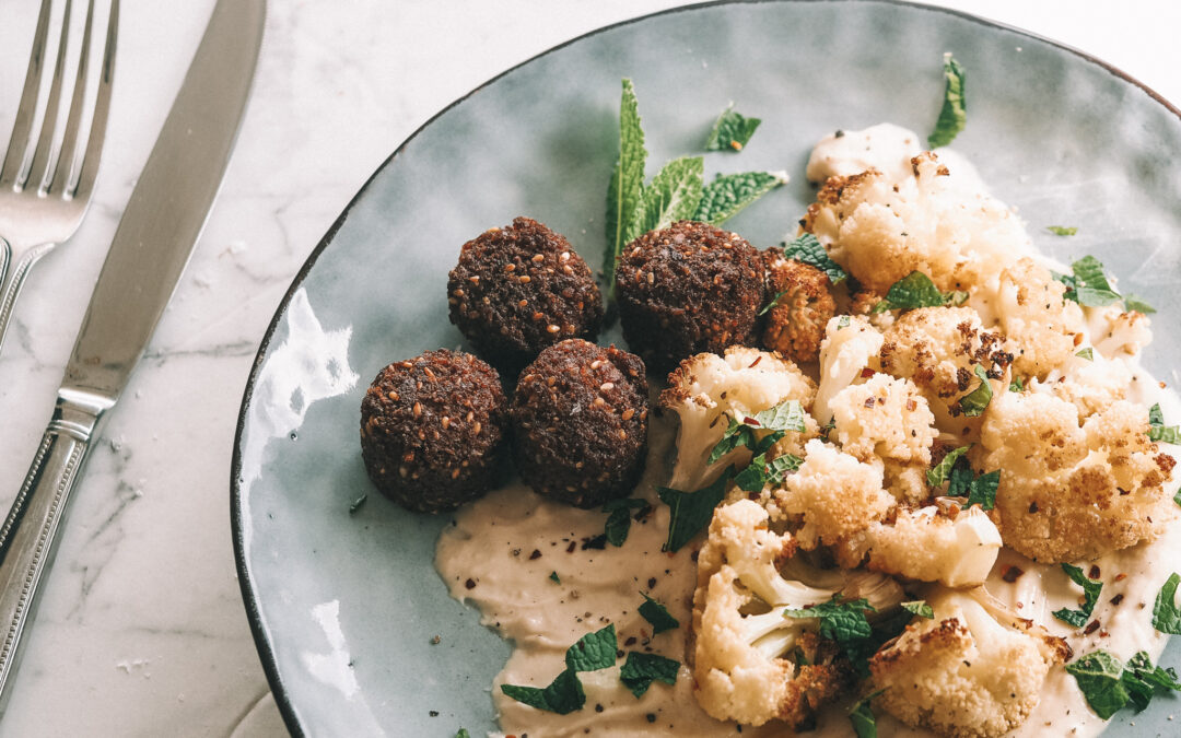 Cauliflower & Falafel Plate w Tahini Sauce & Mint